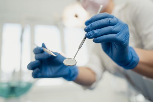长沙种一颗牙多少钱？2026种植牙价格表：几千到两三万，教你省钱