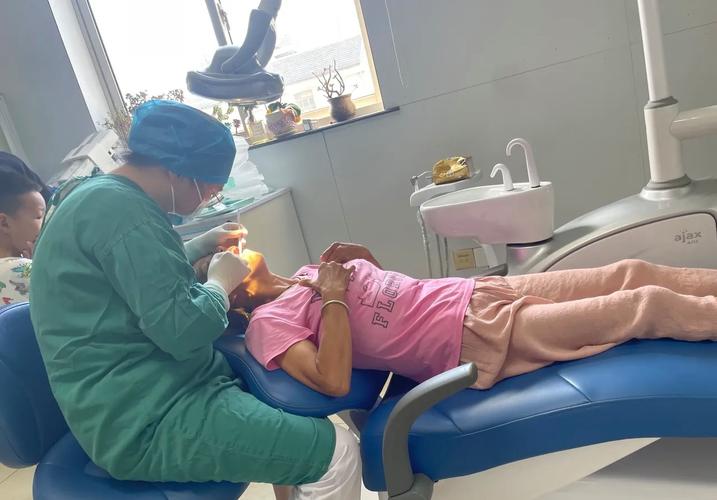 长沙看口臭去口腔科还是消化科？一张表讲清到底该挂哪个号